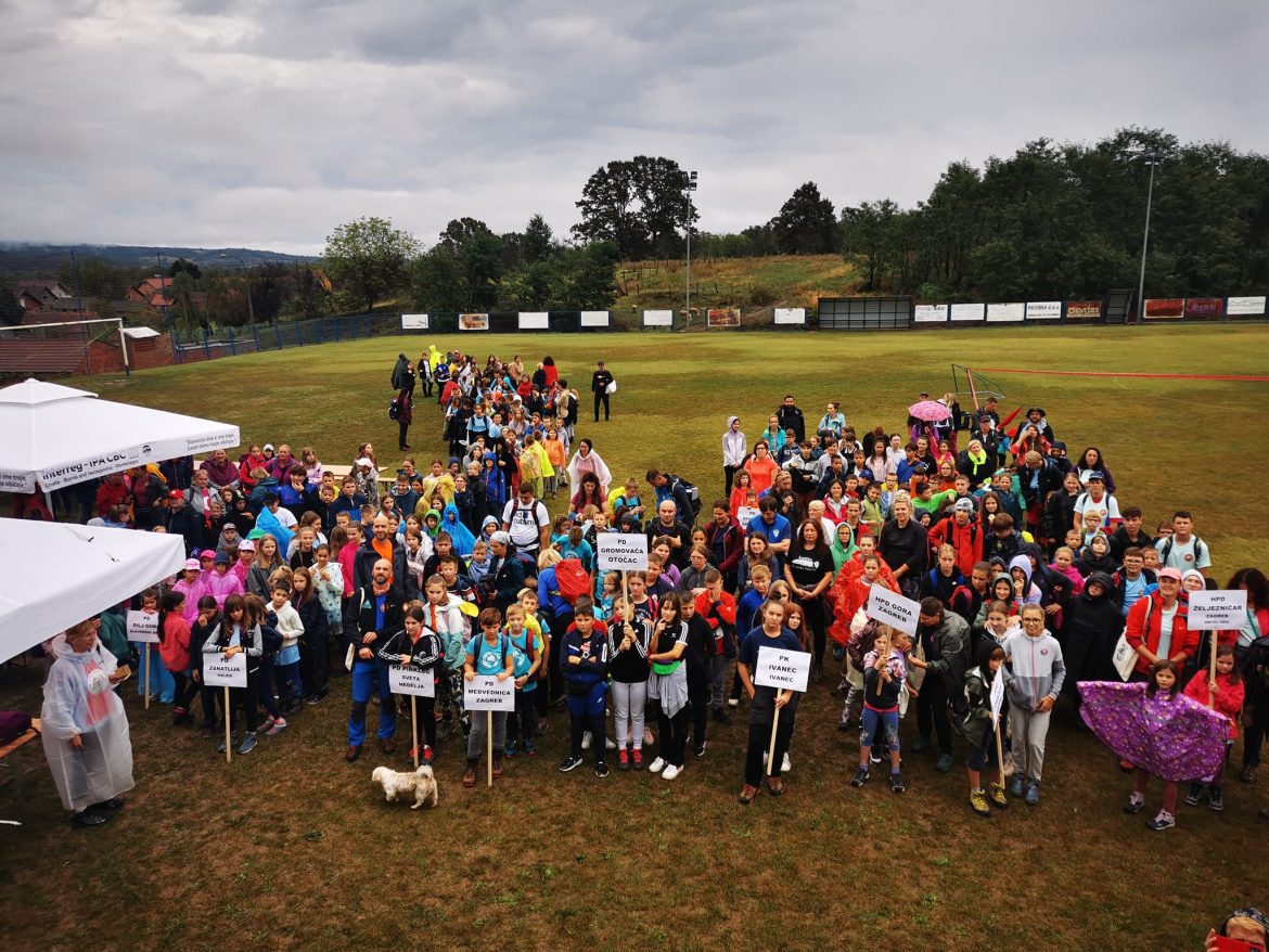 Mladi planinari okupili se u Brodskom Drenovcu na prvom susretu malih planinara Hrvatske