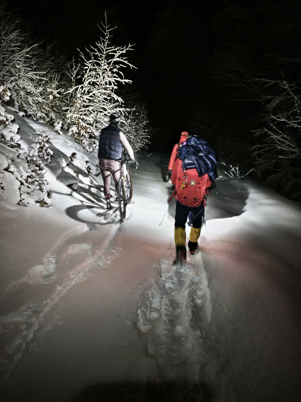 Snježna noćna akcija HGSS-a: Biciklist lociran i spašen